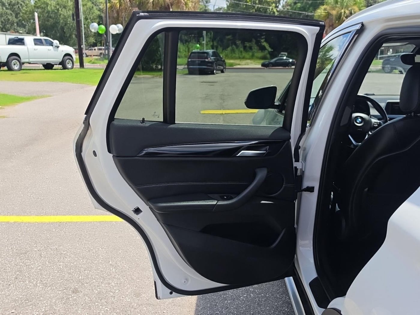Photo 17 of this BMW X1