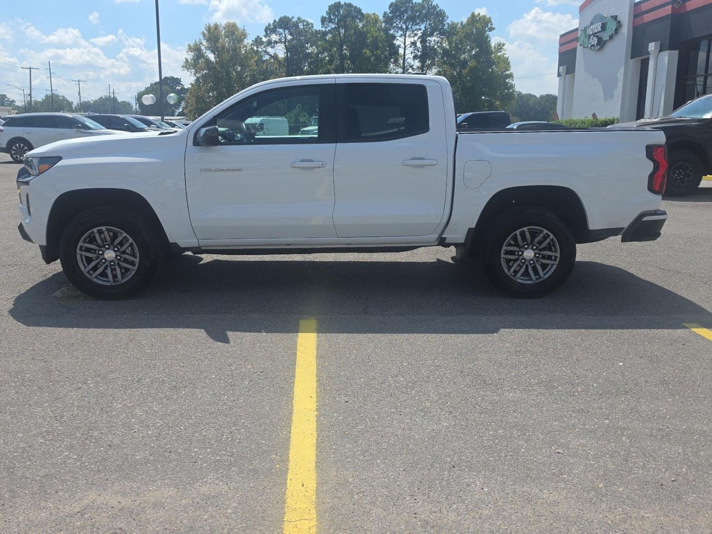 Photo 2 of this Chevrolet Colorado