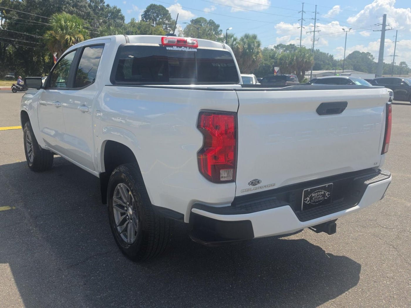 Photo 3 of this Chevrolet Colorado