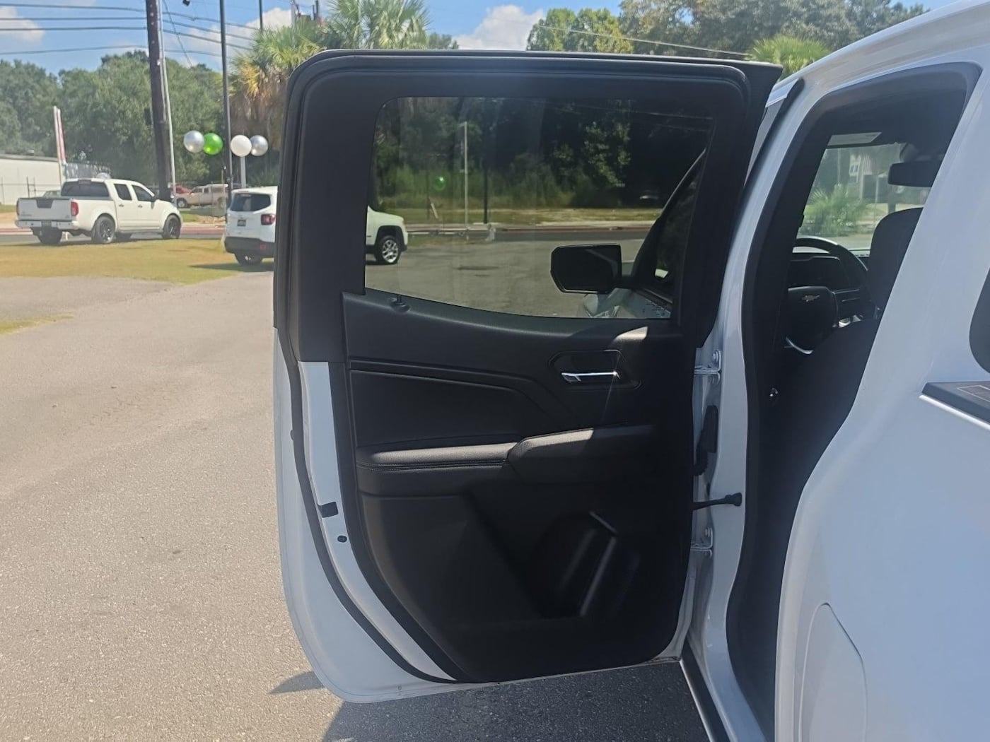 Photo 13 of this Chevrolet Colorado
