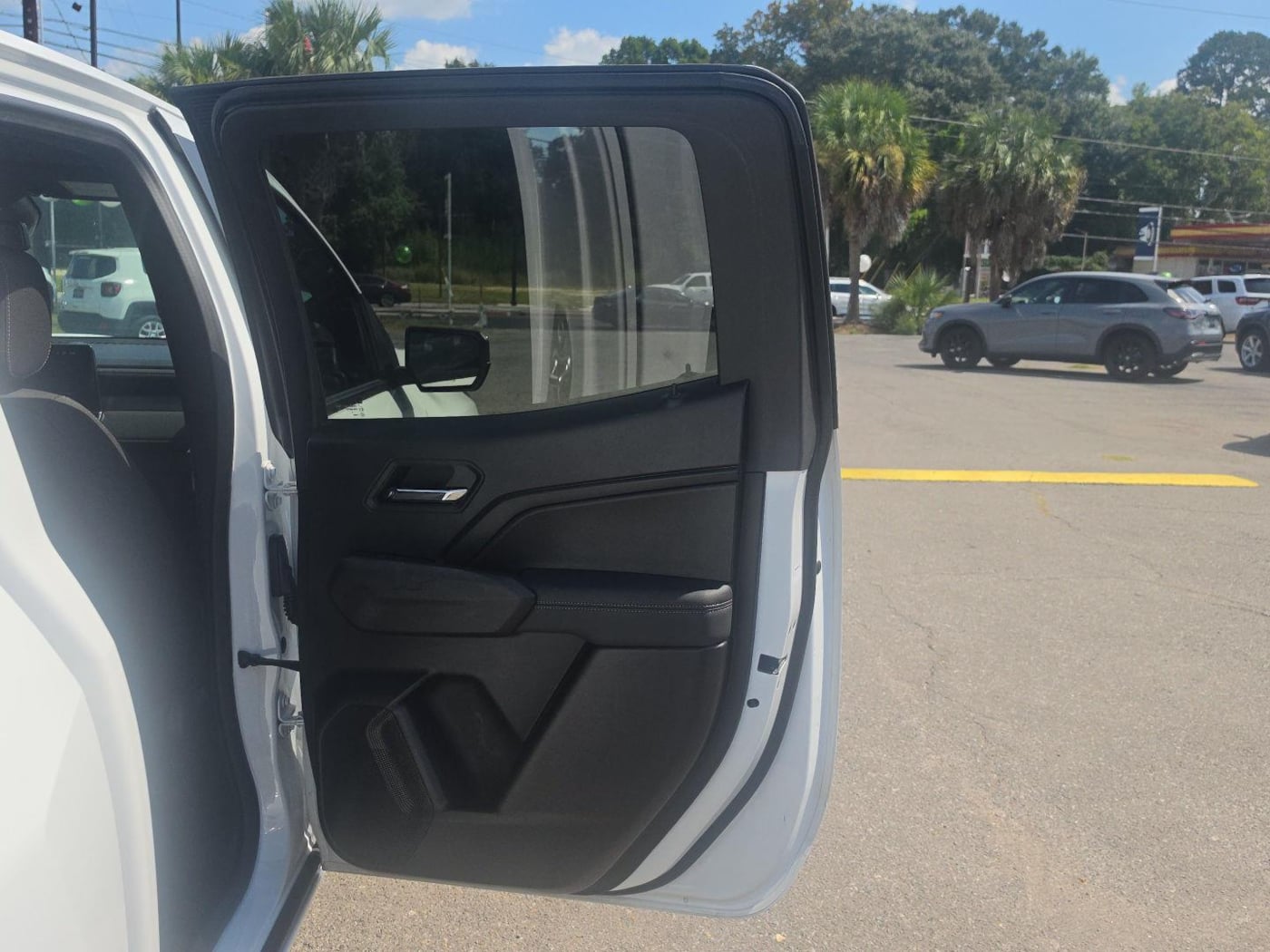 Photo 16 of this Chevrolet Colorado