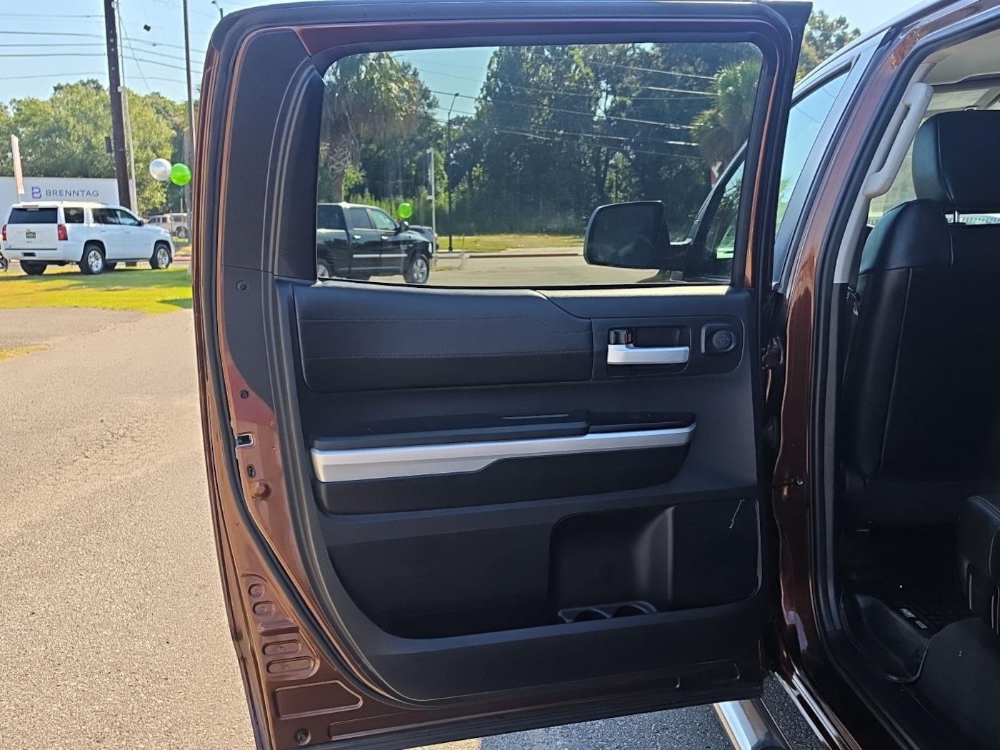Photo 17 of this Toyota Tundra 2WD Truck