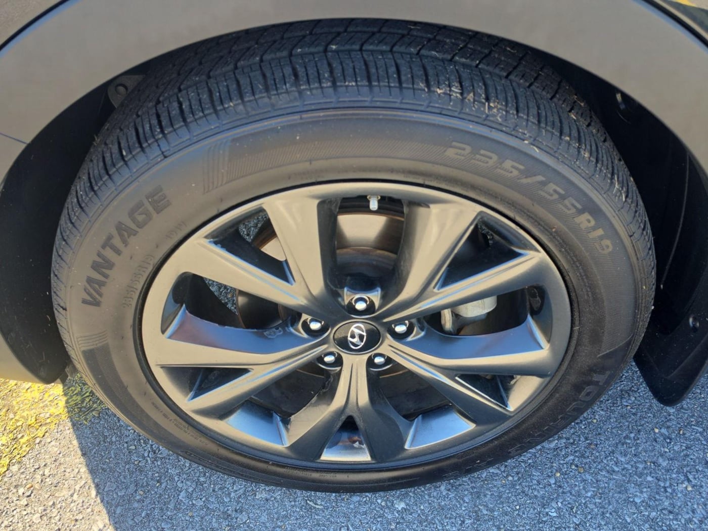 Photo 12 of this Hyundai Santa Fe Sport