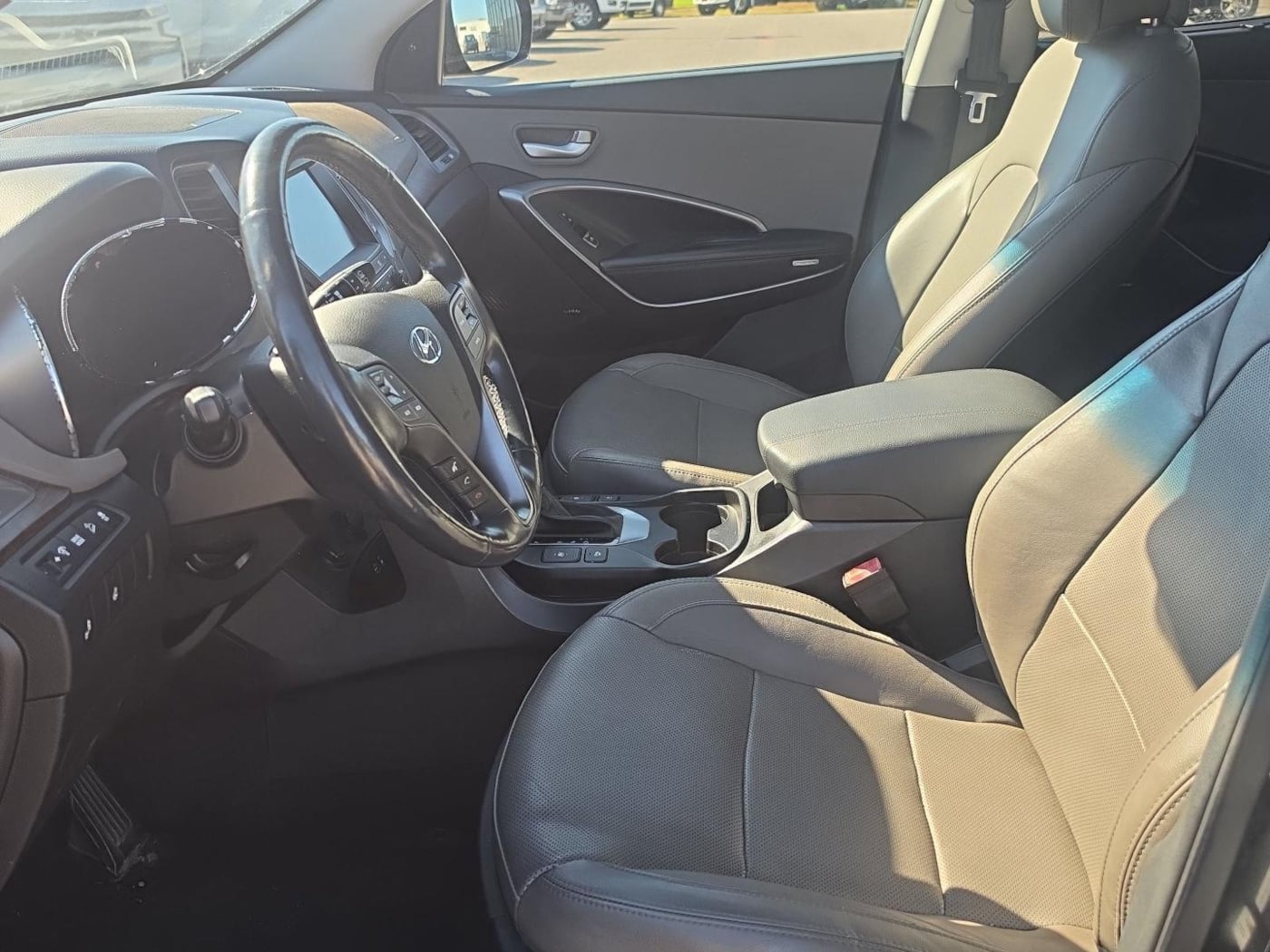 Photo 16 of this Hyundai Santa Fe Sport