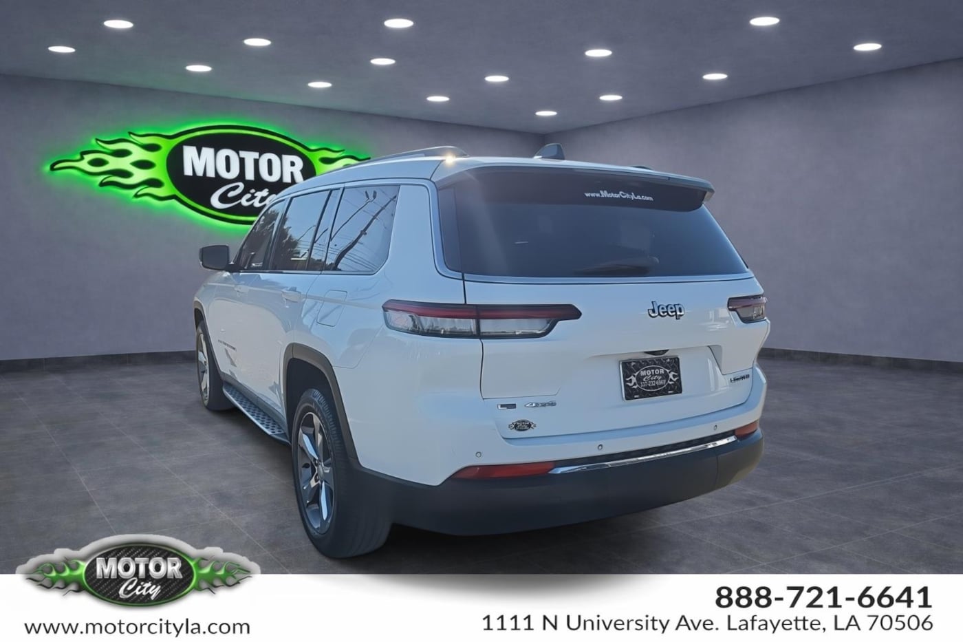 Photo 3 of this Jeep Grand Cherokee L