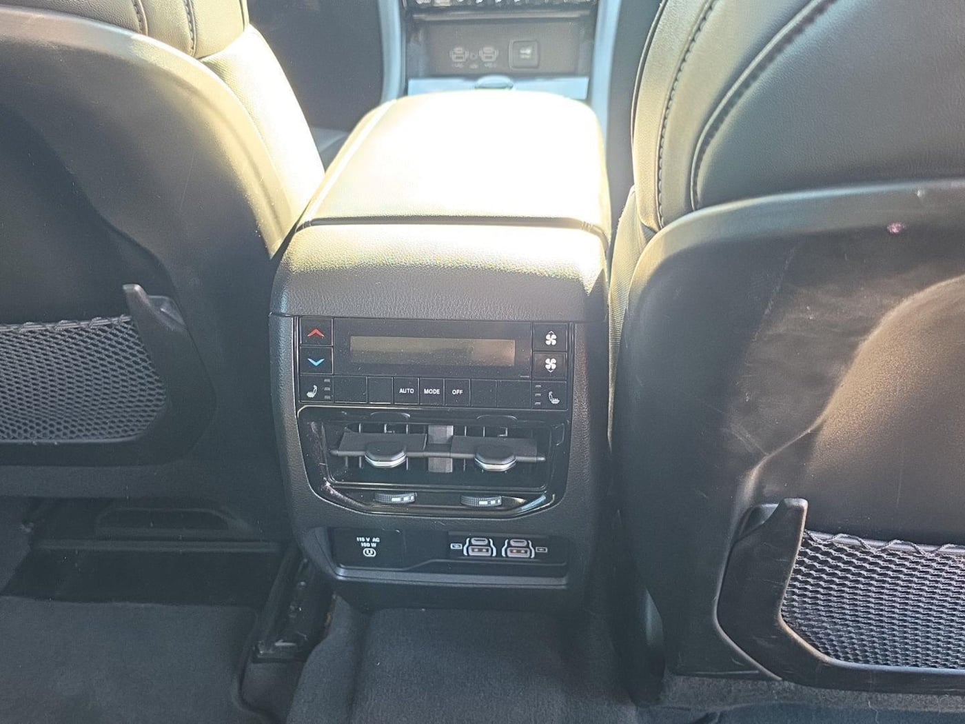 Photo 20 of this Jeep Grand Cherokee L