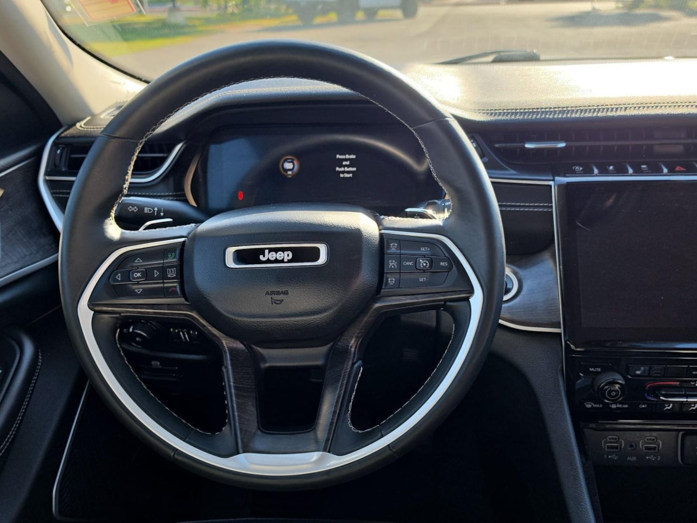 Photo 22 of this Jeep Grand Cherokee L
