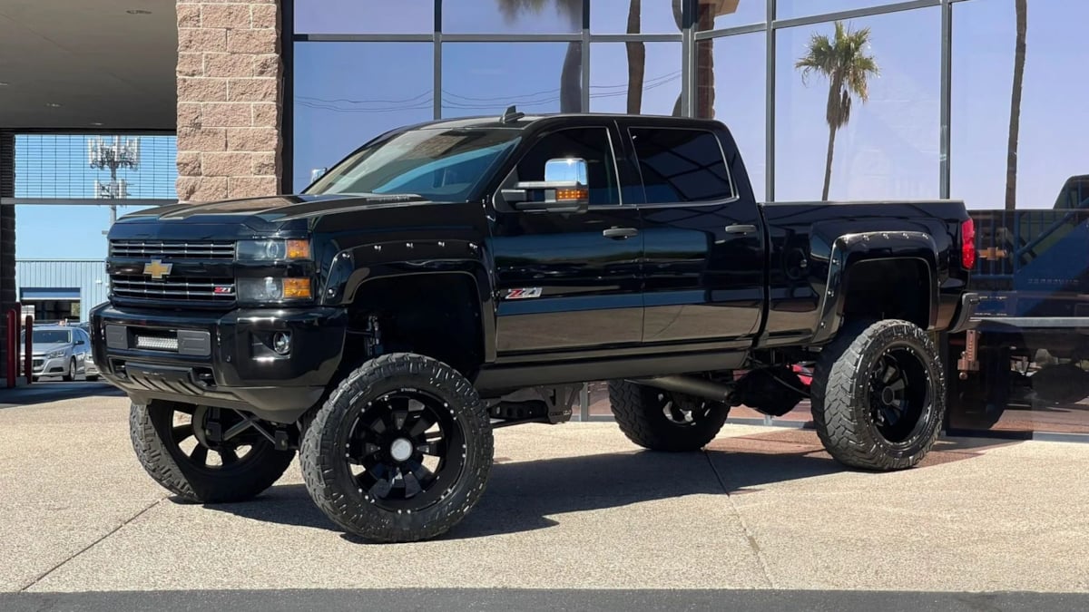 2015 Chevrolet Silverado 2500HD LTZ - Photo 4