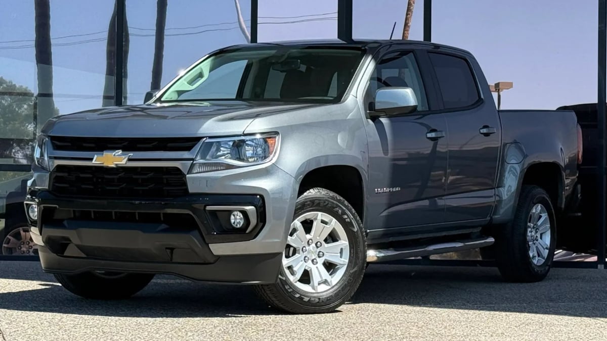 View vehicle photo 2