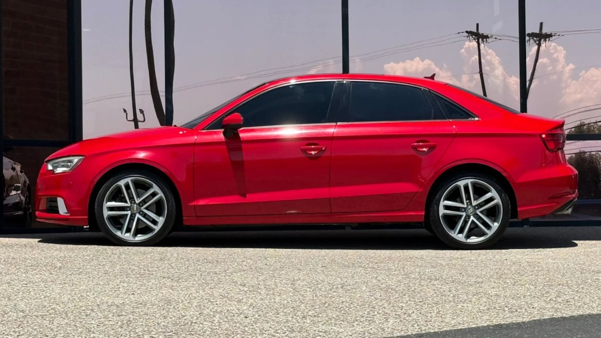View vehicle photo 5