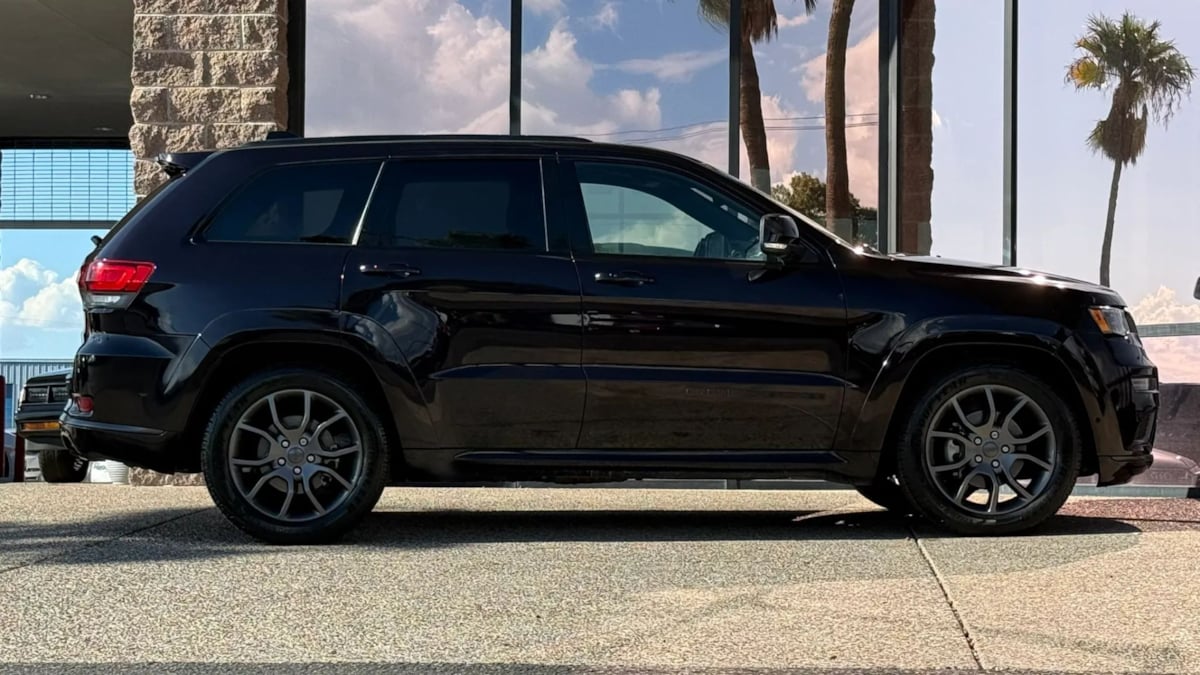 Photo 15 of this Jeep Grand Cherokee