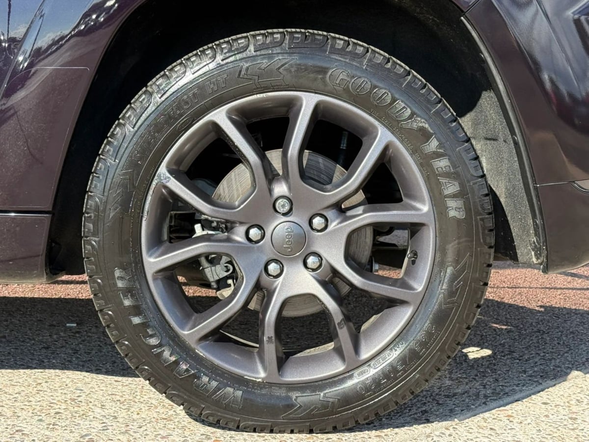 Photo 28 of this Jeep Grand Cherokee