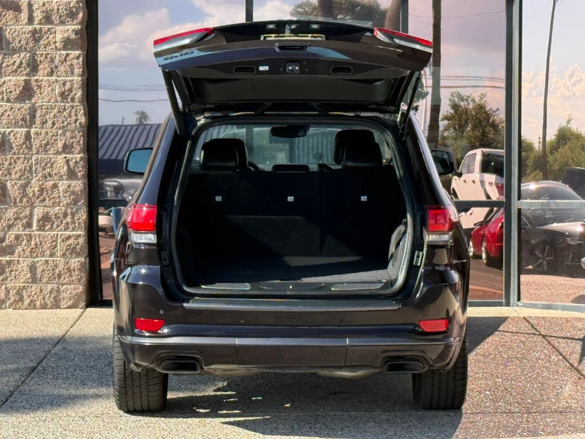 Photo 30 of this Jeep Grand Cherokee