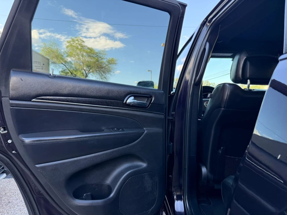 Photo 35 of this Jeep Grand Cherokee
