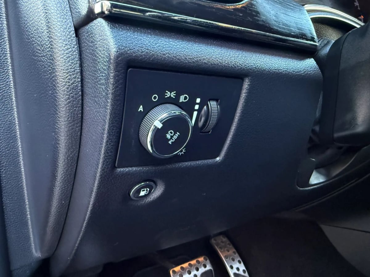 Photo 38 of this Jeep Grand Cherokee