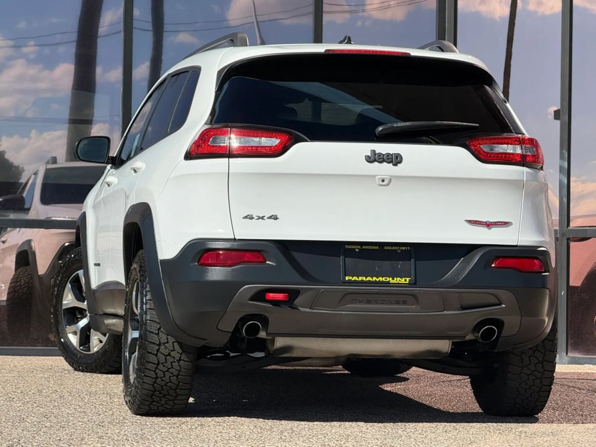 Photo 8 of this Jeep Cherokee