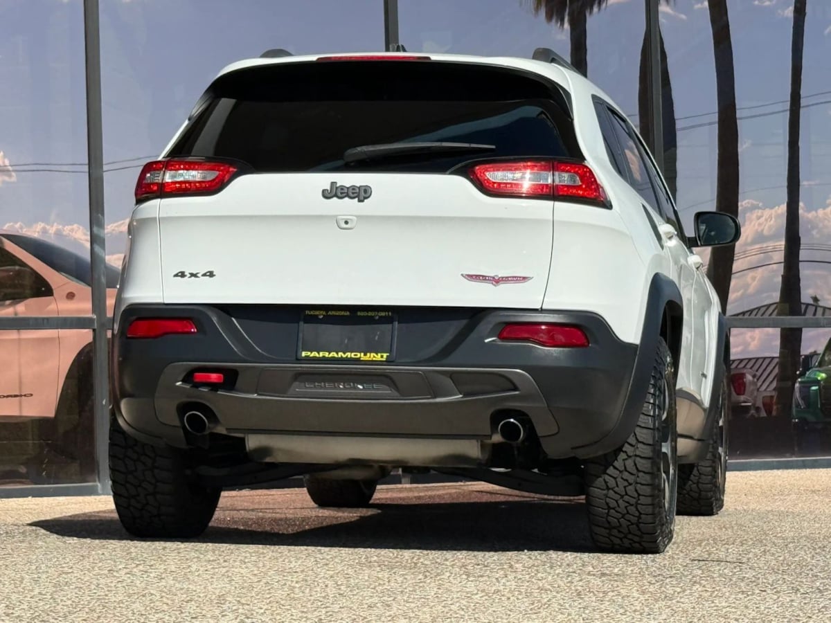 Photo 11 of this Jeep Cherokee