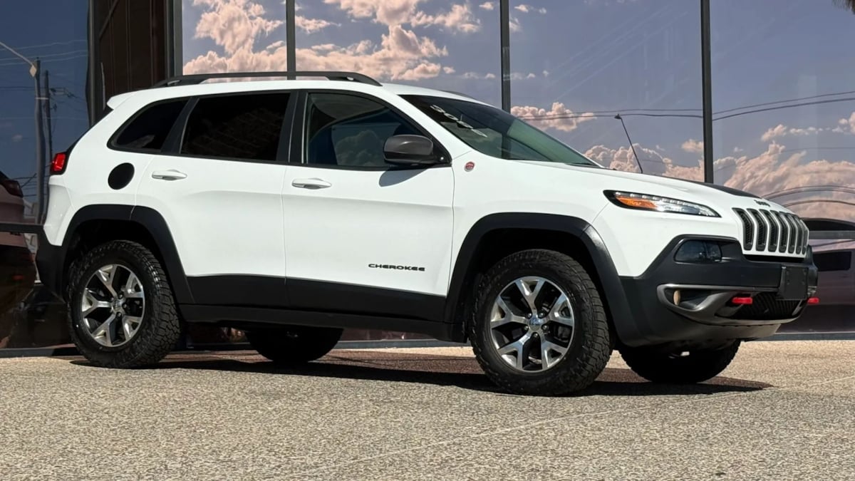 Photo 16 of this Jeep Cherokee