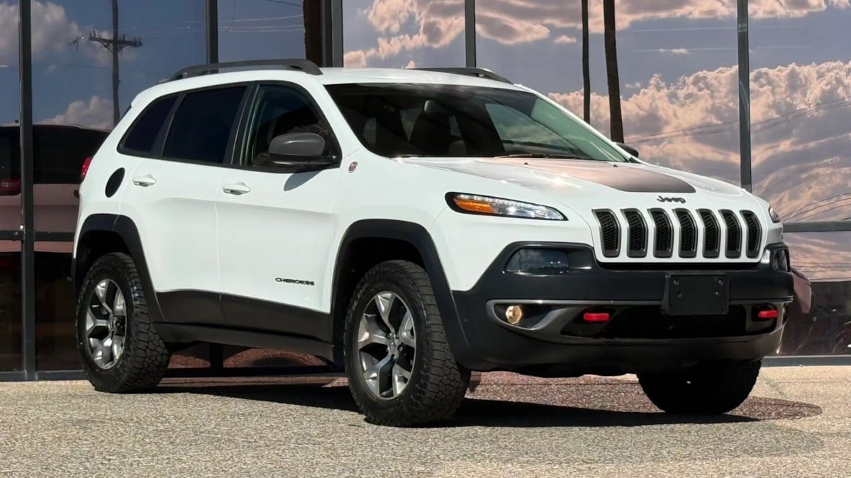 Photo 17 of this Jeep Cherokee