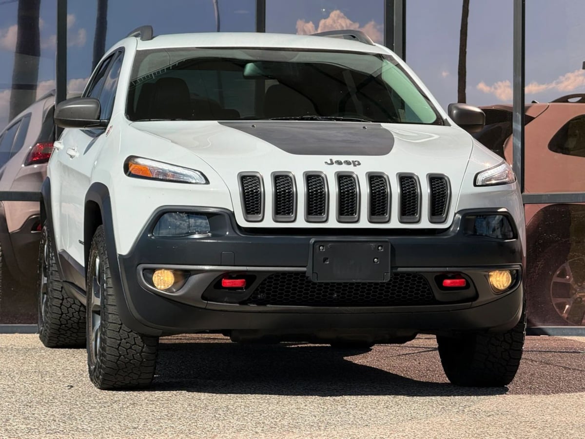 Photo 18 of this Jeep Cherokee