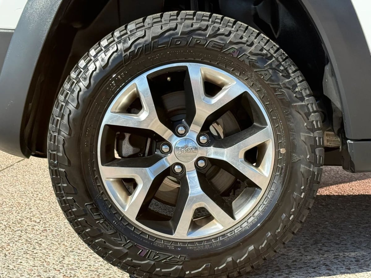 Photo 25 of this Jeep Cherokee