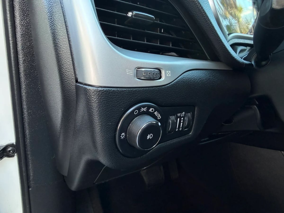 Photo 37 of this Jeep Cherokee