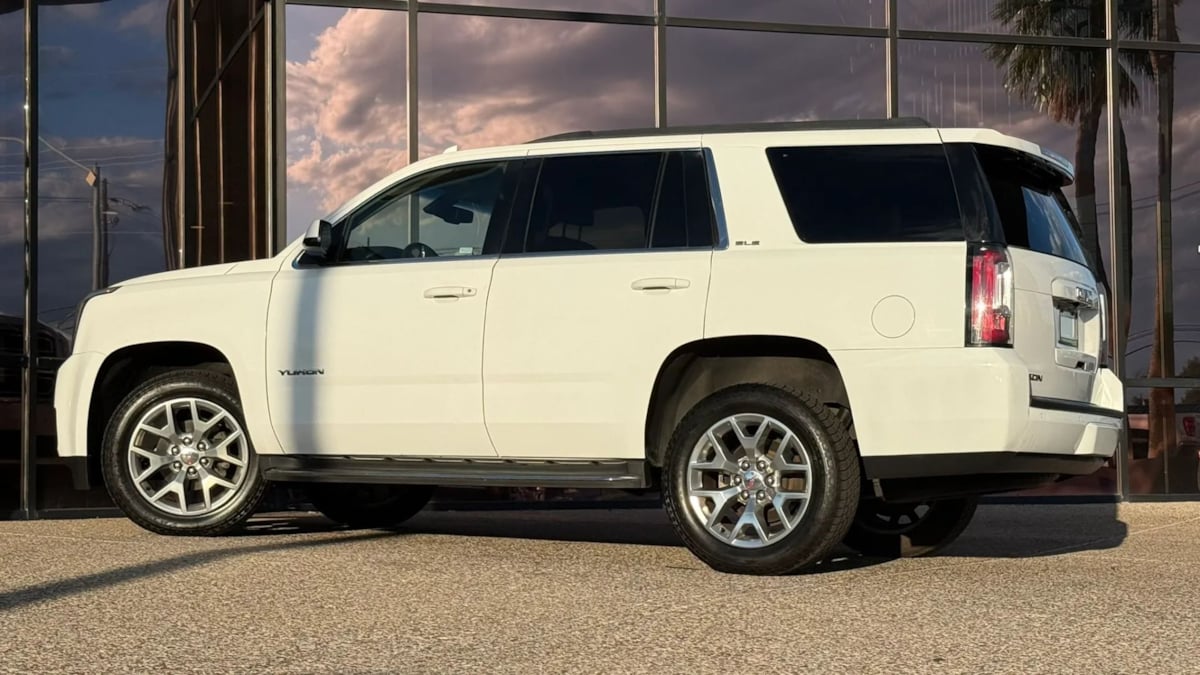 Photo 6 of this GMC Yukon