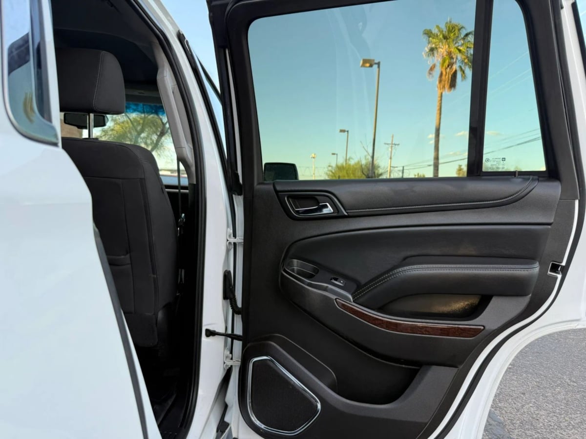 Photo 34 of this GMC Yukon