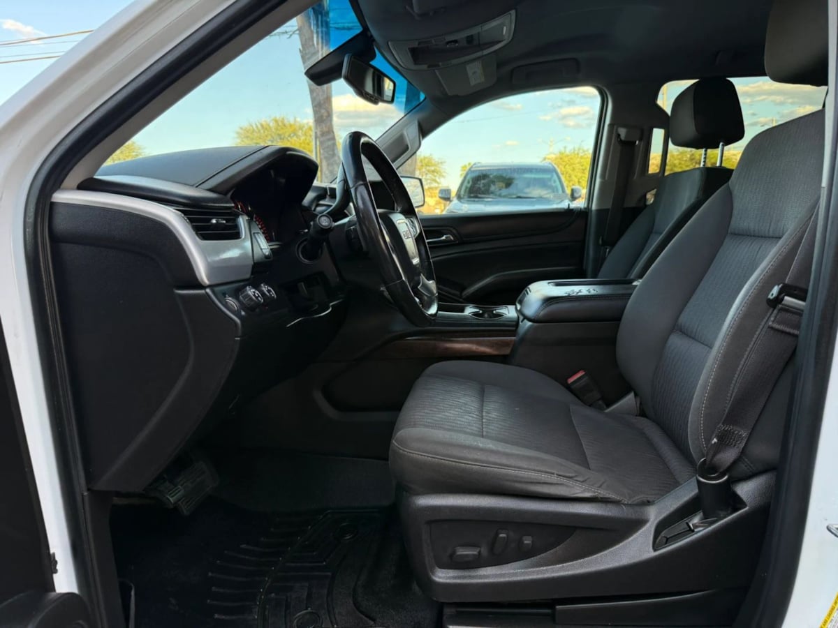 Photo 40 of this GMC Yukon