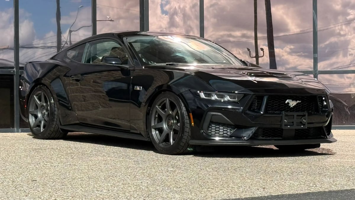 Photo 17 of this Ford Mustang