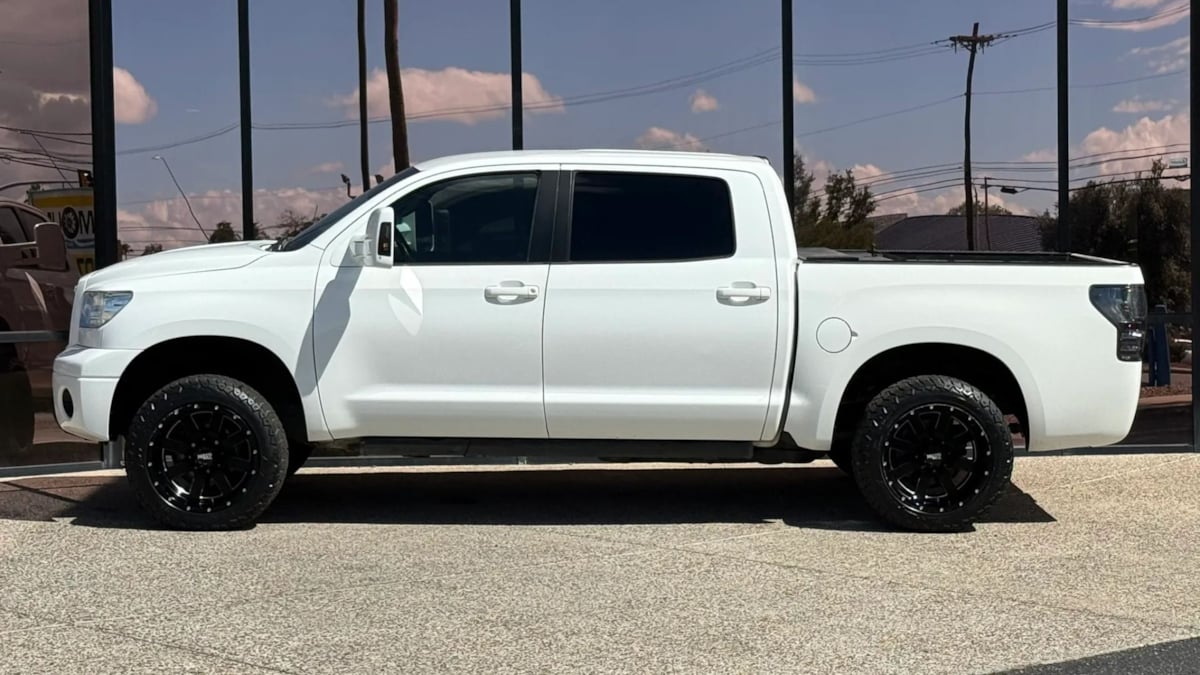 Photo 4 of this Toyota Tundra 4WD Truck
