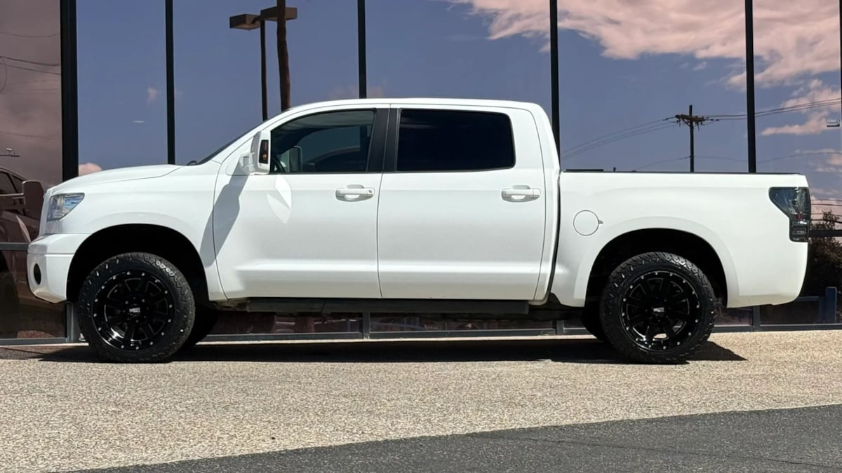 Photo 5 of this Toyota Tundra 4WD Truck