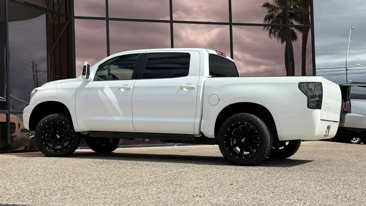 Photo 6 of this Toyota Tundra 4WD Truck
