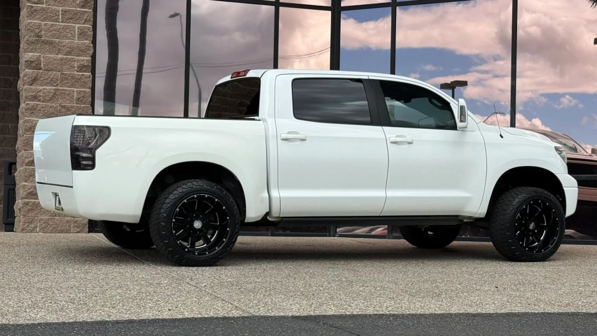 Photo 13 of this Toyota Tundra 4WD Truck