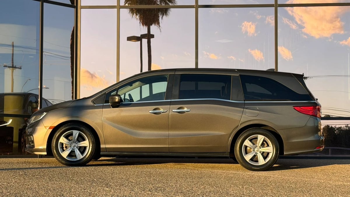 Photo 4 of this Honda Odyssey