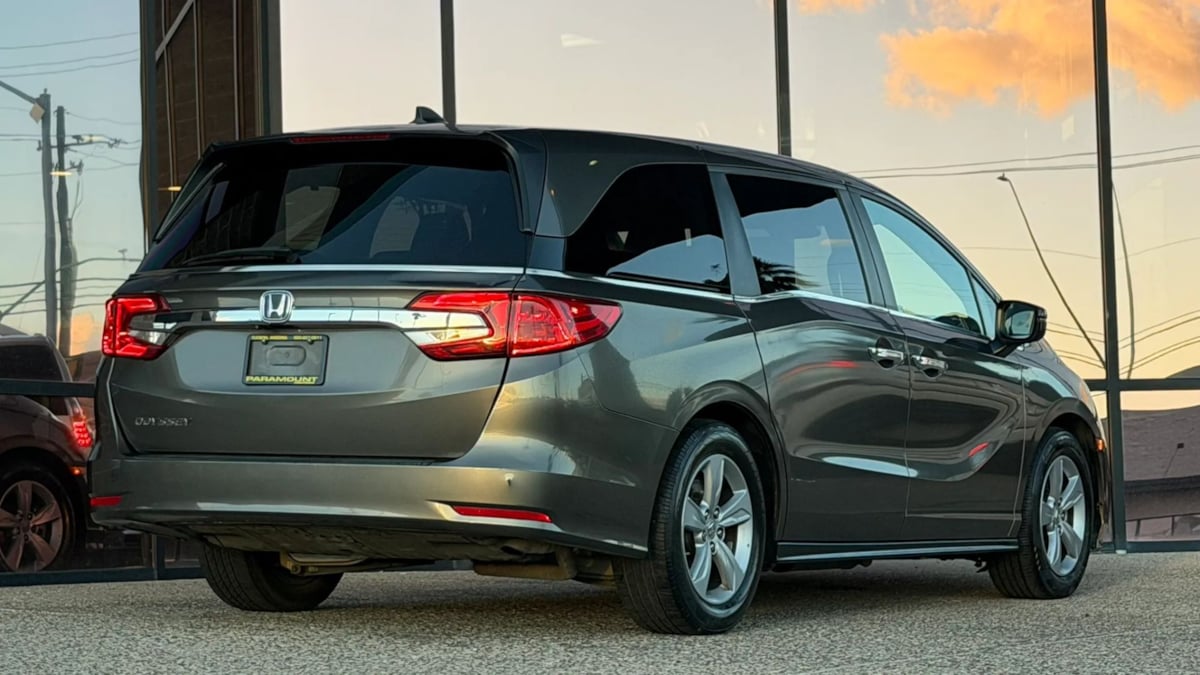 Photo 11 of this Honda Odyssey