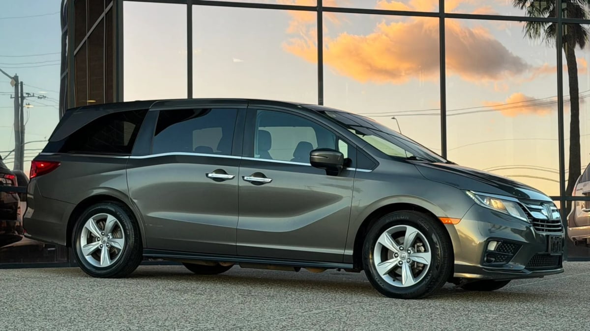 Photo 16 of this Honda Odyssey