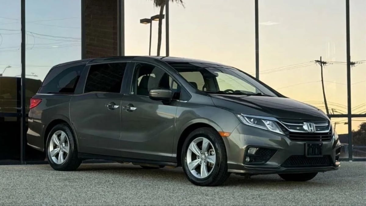 Photo 17 of this Honda Odyssey