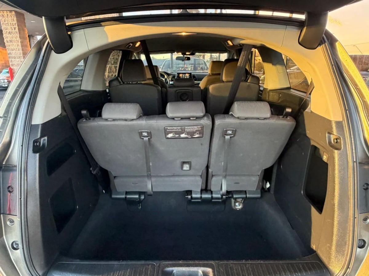Photo 27 of this Honda Odyssey