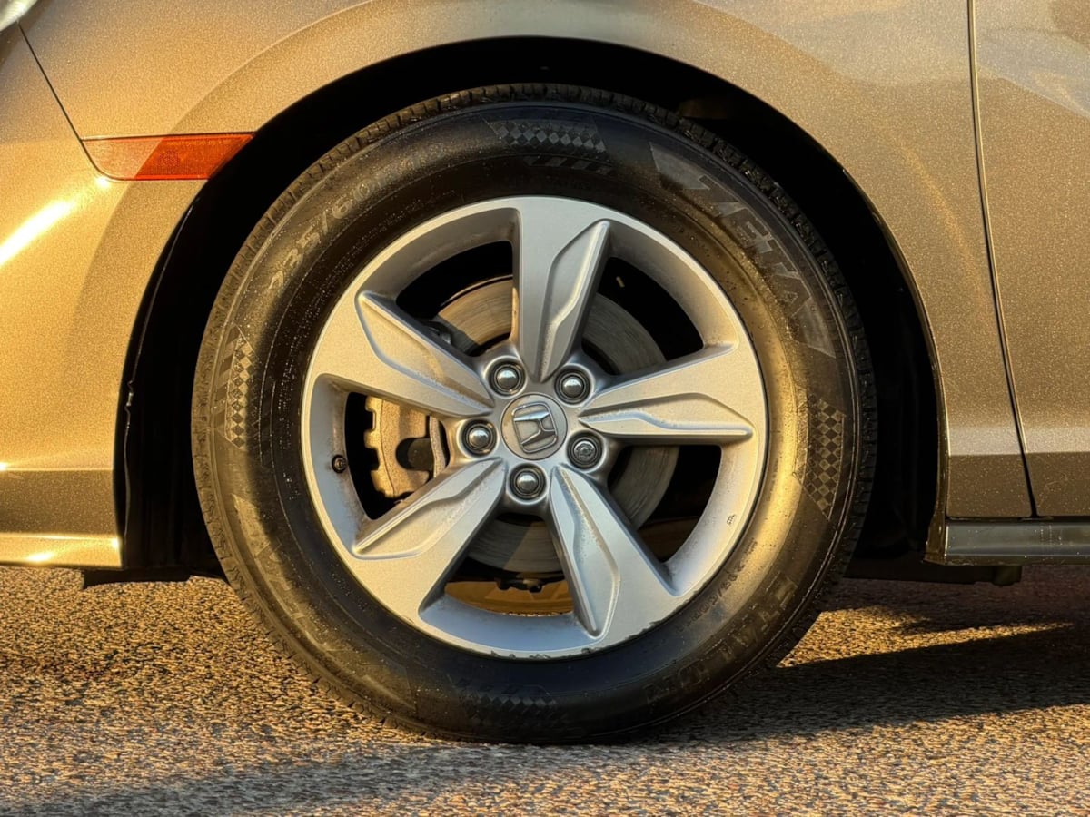 Photo 29 of this Honda Odyssey