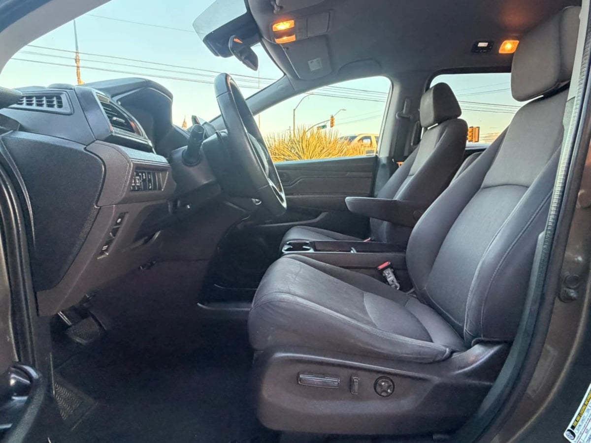 Photo 39 of this Honda Odyssey