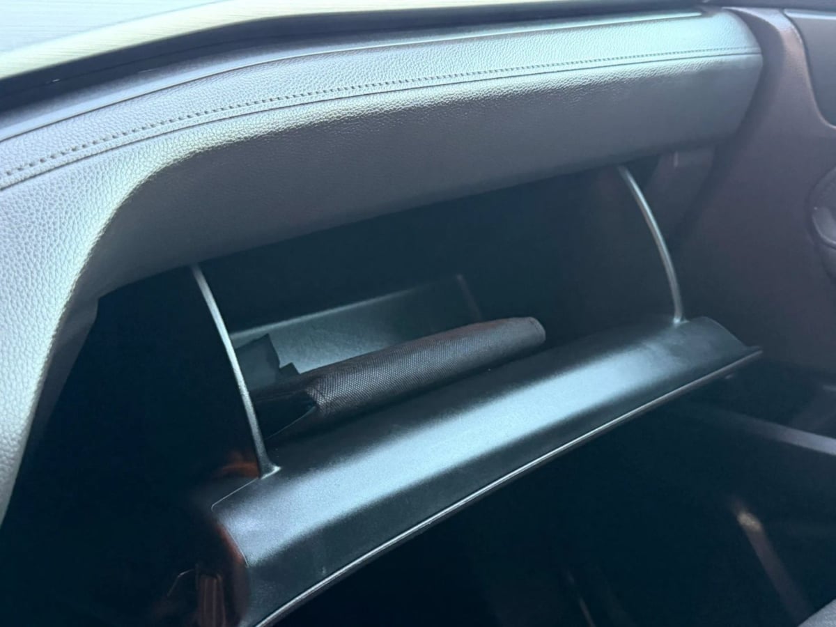 Photo 53 of this Honda Odyssey