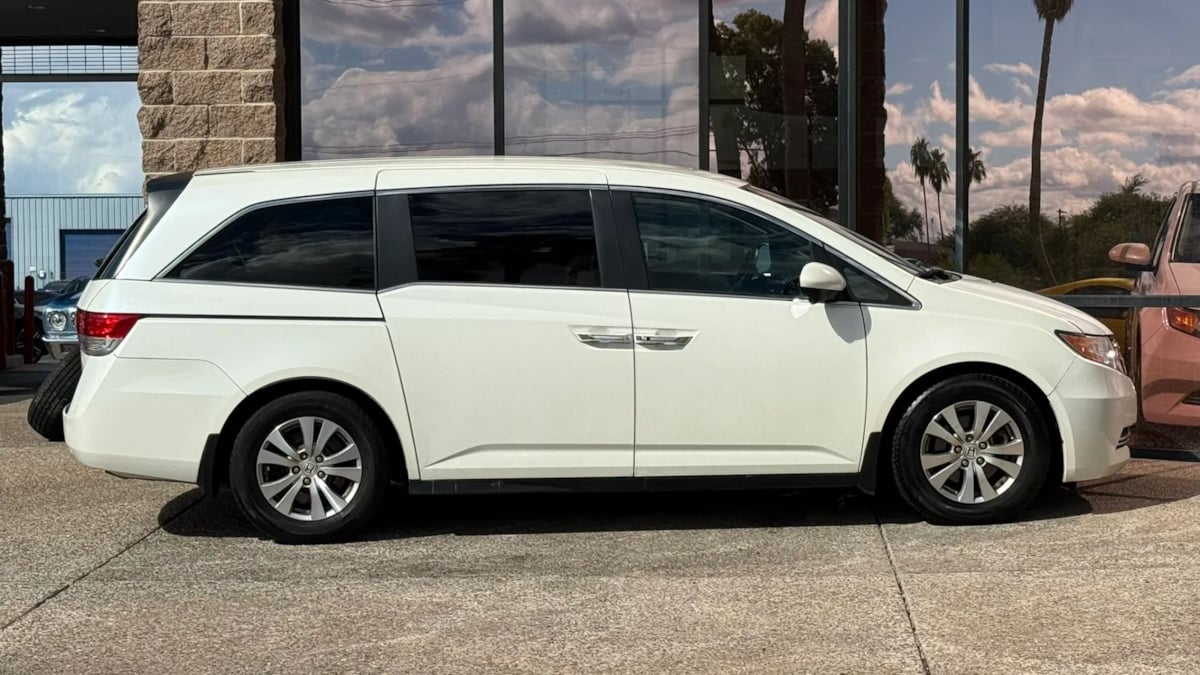 Photo 14 of this Honda Odyssey