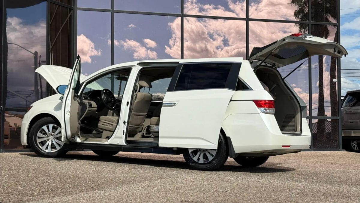 Photo 29 of this Honda Odyssey