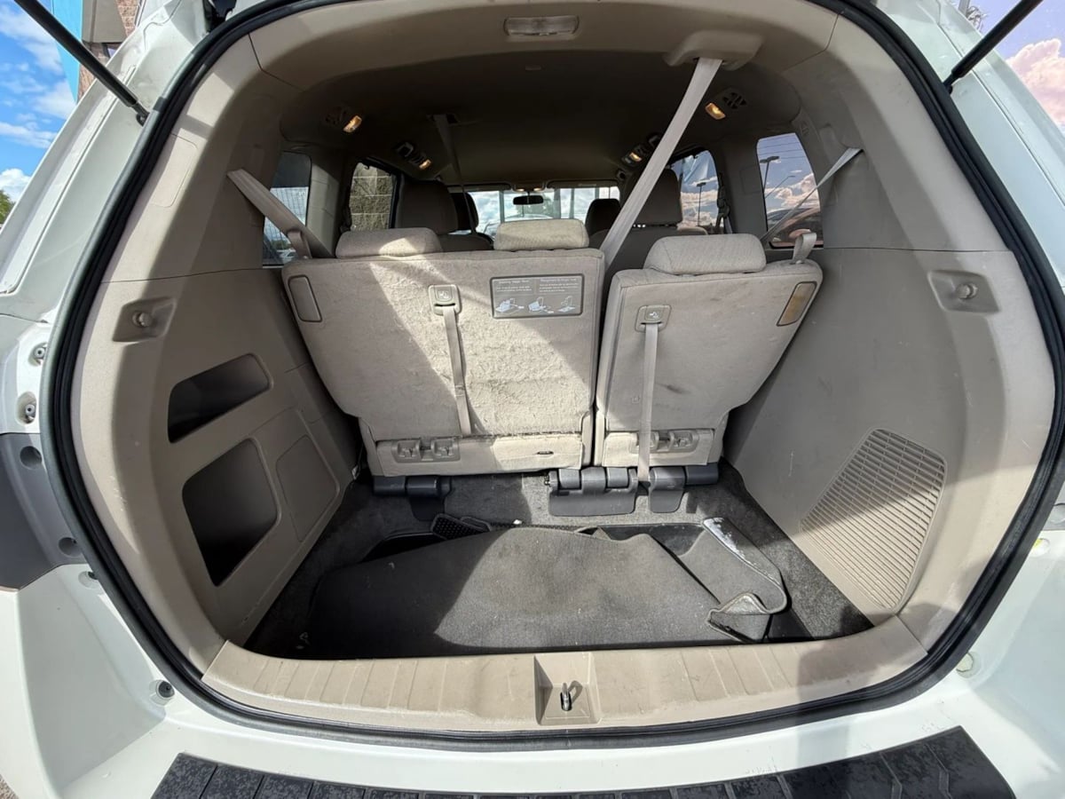 Photo 31 of this Honda Odyssey