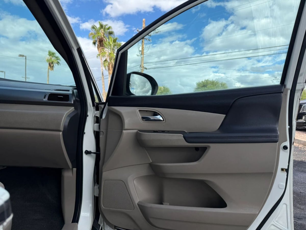 Photo 32 of this Honda Odyssey