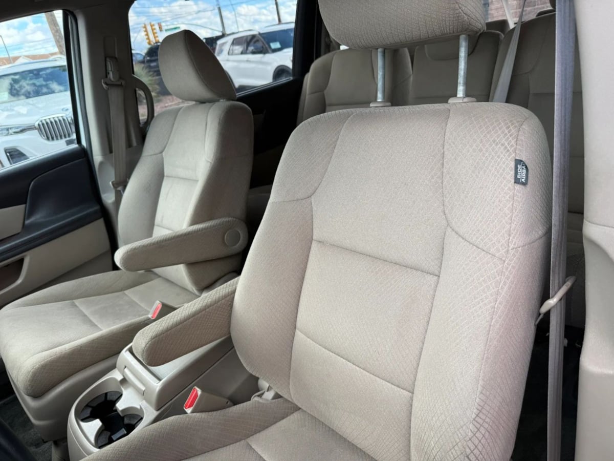 Photo 40 of this Honda Odyssey