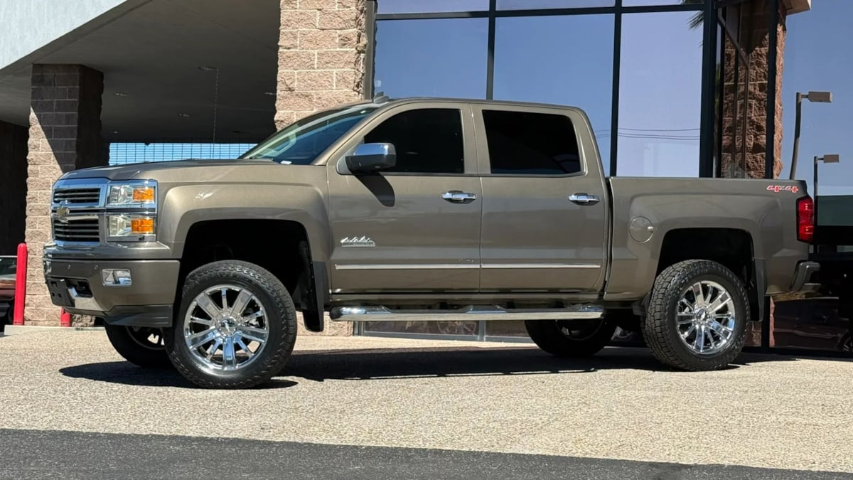 Photo 3 of this Chevrolet Silverado 1500