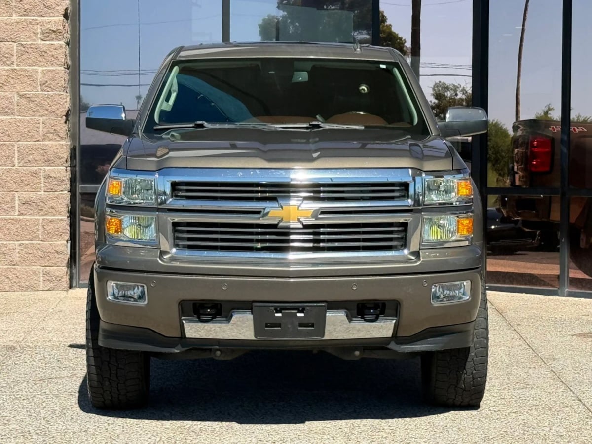 Photo 19 of this Chevrolet Silverado 1500