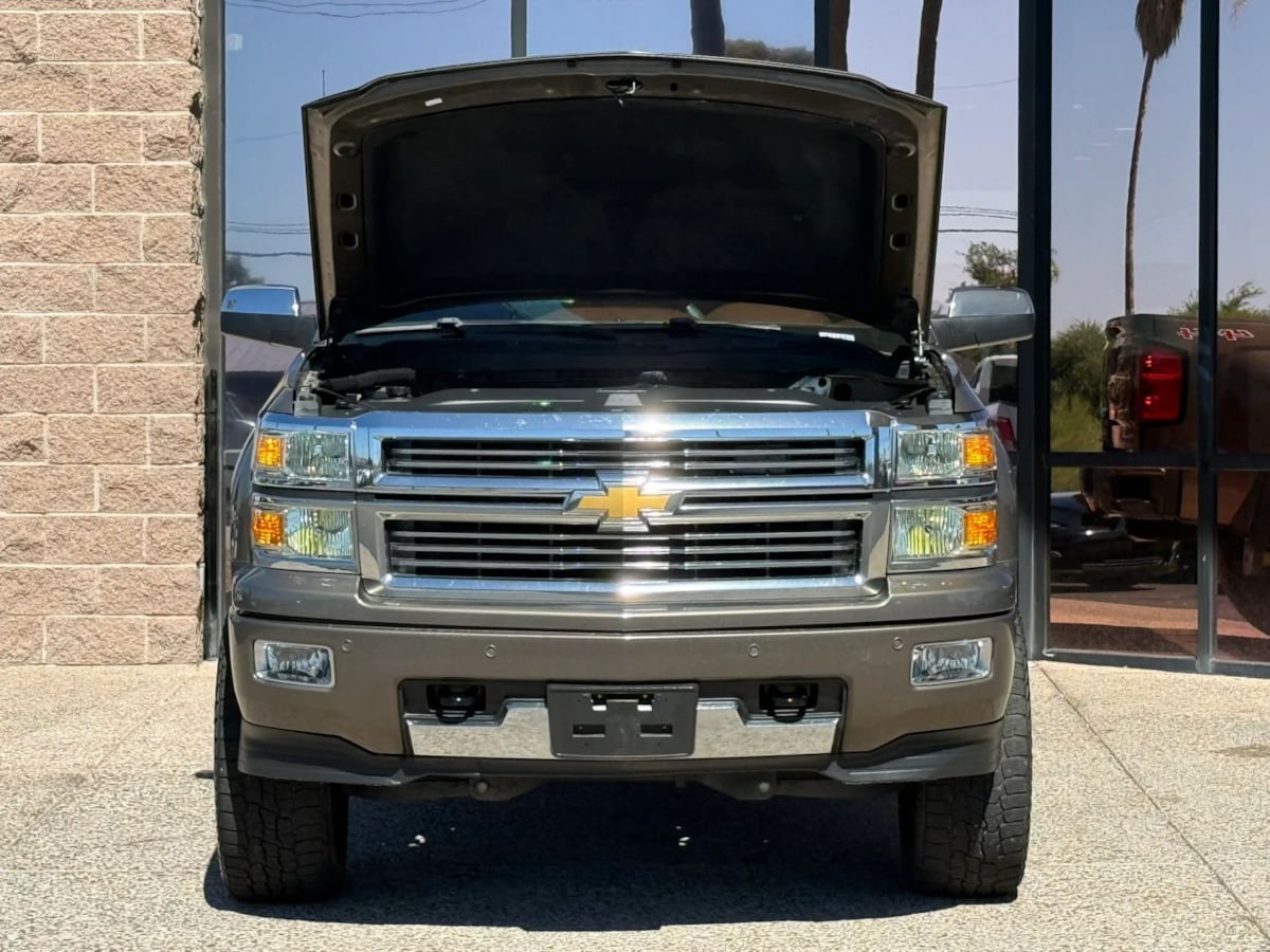 Photo 21 of this Chevrolet Silverado 1500